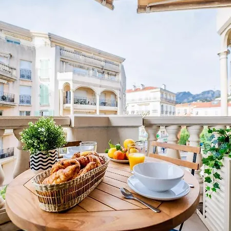 Le Victoria - Beau 2p Avec Vue Laterale, Balcon, Piscine, Sauna Et Parking Prive Au Centre De Apartmán Menton