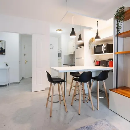 Le Victoria - Beau 2p Avec Vue Laterale, Balcon, Piscine, Sauna Et Parking Prive Au Centre De Apartmán Menton