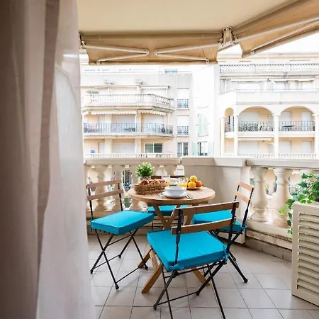Appartement Le Victoria - Beau 2p ,balcon, Piscine, Sauna Et Parking Privé, Façade En Renovation De Septembre 2026 à Janvier 2027 Menton